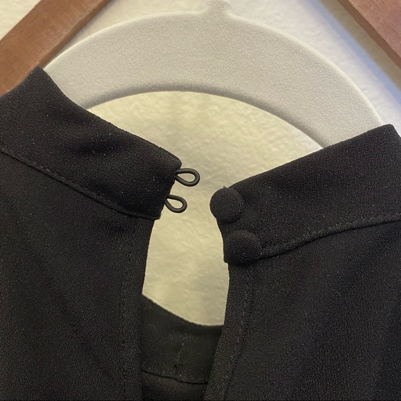 Black Scalloped Tie Neck Sleeveless Blouse - Picture 8 of 9